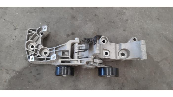 Used Engine mount Opel Mokka/Mokka X 1.7 CDTI 16V 4x2 Price € 36,30 Inclusive VAT offered by Autohandel Didier