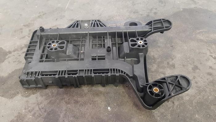 Battery box from a Volkswagen Tiguan (5N1/2) 1.4 TSI 16V 2016