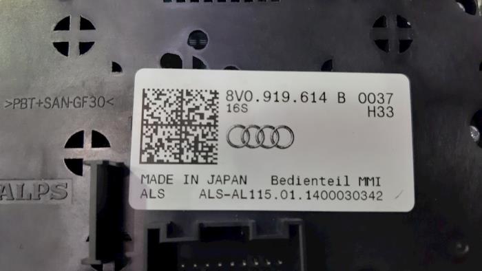 Bouton I-drive d'un Audi A3 Limousine (8VS/8VM) 2.0 TDI 16V 2014