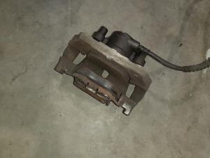 Used Front brake calliperholder, left BMW X5 (F15) xDrive 30d 3.0 24V Price € 127,05 Inclusive VAT offered by Autohandel Didier