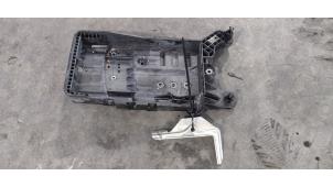 Used Battery box Volkswagen Tiguan (AD1) 1.4 TSI 16V Price € 30,25 Inclusive VAT offered by Autohandel Didier