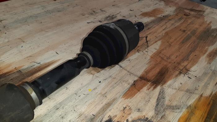 Front drive shaft, right from a Hyundai iX35 (LM) 1.7 CRDi 16V 2012
