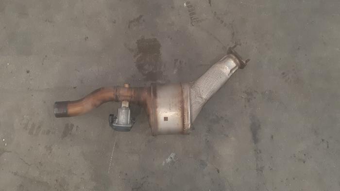 Exhaust middle silencer from a Audi A4 Avant (B9) 2.0 TDI Ultra 16V 2016