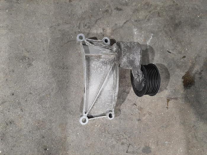 Usados Tensor correa múltiple Audi S5 Sportback (8TA) S5 3.0 TFSI V6 24V Precio € 60,50 IVA incluido ofrecido por Autohandel Didier