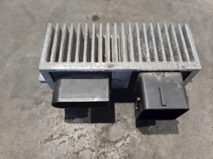 Glow plug relay Renault Trafic 1.6 dCi 125 Twin Turbo 271206395R