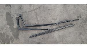 Used Set of wiper blades Kia Sorento III (UM) 2.2 CRDi 16V VGT 4x4 Price € 54,45 Inclusive VAT offered by Autohandel Didier