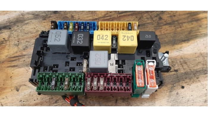 Boîte à fusibles Mercedes Vito 2.2 114 CDI 16V - QK61495580