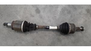 Used Front drive shaft, left Landrover Discovery IV (LAS) 3.0 SD V6 24V Price € 223,85 Inclusive VAT offered by Autohandel Didier