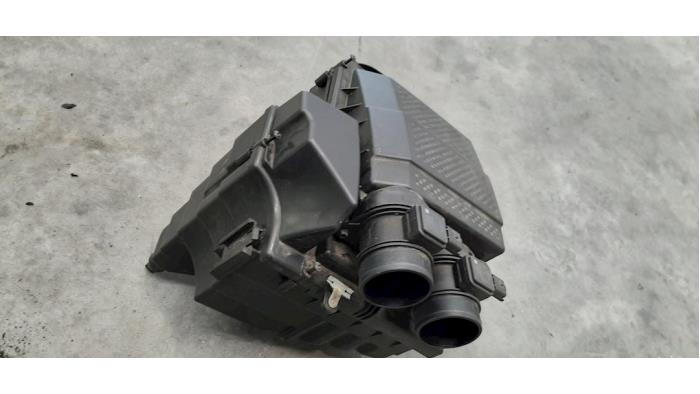 Begagnade Luftfilterhus Landrover Discovery IV (LAS) 3.0 SD V6 24V Pris € 60,50 Inklusive moms erbjuds av Autohandel Didier