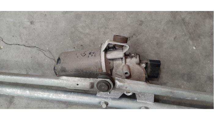Front wiper motor from a Land Rover Discovery IV (LAS) 3.0 SD V6 24V 2016