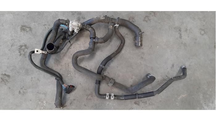 Begagnade Vattenpump Nissan Micra (K14) 1.5 dCi Pris € 96,80 Inklusive moms erbjuds av Autohandel Didier