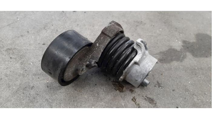 Usados Rodillo tensor correa múltiple Mini Mini (F55) 1.5 12V Cooper D Precio € 12,10 IVA incluido ofrecido por Autohandel Didier