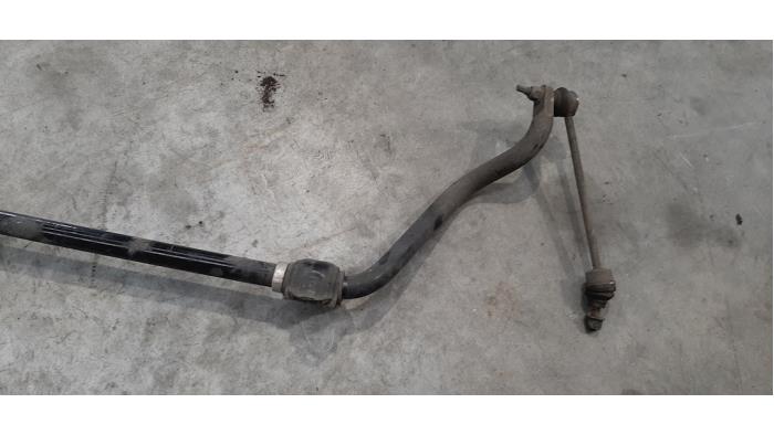 Front anti-roll bar from a Land Rover Discovery IV (LAS) 3.0 SD V6 24V 2016