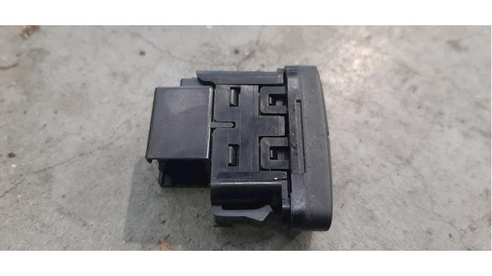 Central locking switch from a Ford Transit 2.0 TDCi 16V Eco Blue 130 2018