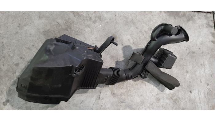 Begagnade Luftfilterhus Renault Twingo III (AH) 1.0 SCe 70 12V Pris € 48,40 Inklusive moms erbjuds av Autohandel Didier
