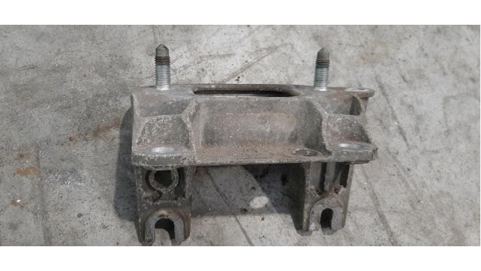 Usagé Support moteur Renault Twingo III (AH) 1.0 SCe 70 12V Prix € 30,25 Prix TTC proposé par Autohandel Didier