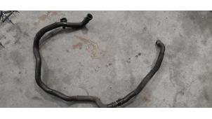 Used Radiator hose Landrover Discovery IV (LAS) 3.0 SD V6 24V Price € 24,20 Inclusive VAT offered by Autohandel Didier
