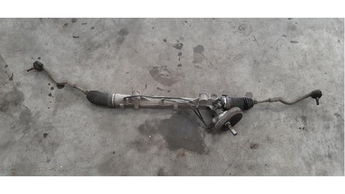 Steering box from a Dacia Lodgy (JS) 1.5 dCi FAP 2013