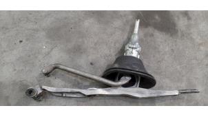 Used Gear-change mechanism BMW 1 serie (F20) 118d 2.0 16V Price € 60,50 Inclusive VAT offered by Autohandel Didier