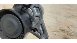 Engine mount from a Volkswagen Passat Variant (3G5) 1.6 TDI 16V 2018