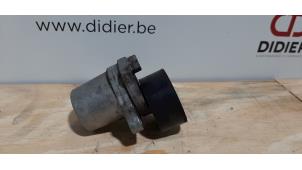 Engine mount from a Volkswagen Passat Variant (3G5) 1.6 TDI 16V 2018