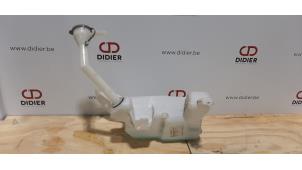 Used Front windscreen washer reservoir Nissan Qashqai (J11) 1.6 dCi Price € 30,25 Inclusive VAT offered by Autohandel Didier
