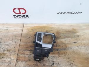 Used Gear stick cover Audi Q7 (4MB/4MG) 3.0 TDI V6 24V e-tron plug-in hybrid Price € 48,40 Inclusive VAT offered by Autohandel Didier