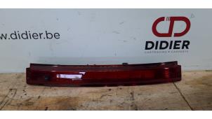 Used Third brake light Renault Captur (2R) 1.2 TCE 16V EDC Price € 36,30 Inclusive VAT offered by Autohandel Didier