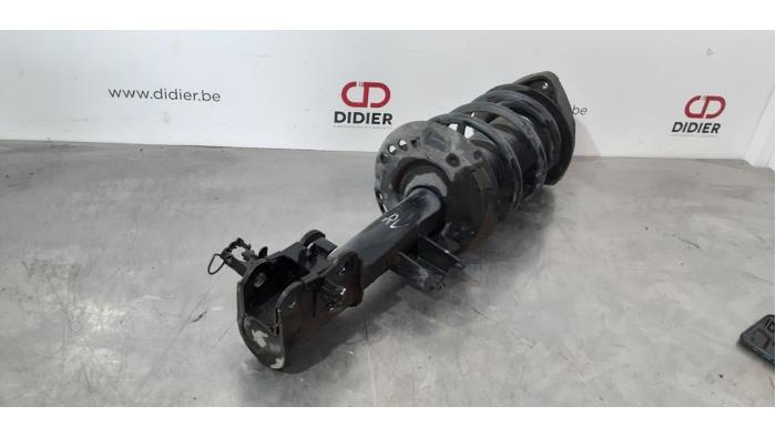 Front shock absorber, right from a Mercedes-Benz B (W246,242) 1.8 B-180 CDI BlueEFFICIENCY 16V 2011
