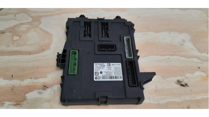 Gebrauchte Steuergerät Body Control Renault Megane IV (RFBB) 1.5 Energy dCi 110 Preis € 102,85 Mit Mehrwertsteuer angeboten von Autohandel Didier