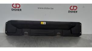 Usados Marco de parachoques delante Landrover Range Rover IV (LG) 4.4 SDV8 32V Precio € 36,30 IVA incluido ofrecido por Autohandel Didier
