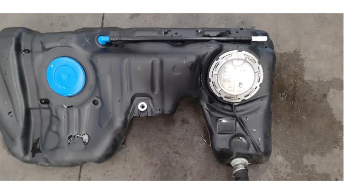 Bomba eléctrica de combustible de un BMW 4 serie (F33) 420d 2.0 16V 2016