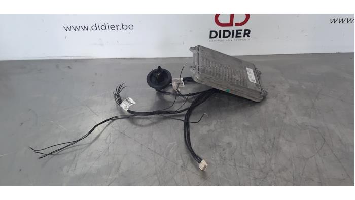 Używane Modul ksenonowy Tesla Model X P100D Cena € 90,75 Z VAT oferowane przez Autohandel Didier