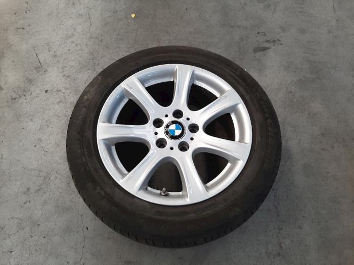 Llanta y neumático de un BMW 3 serie Gran Turismo (F34) 318d 2.0 16V 2016