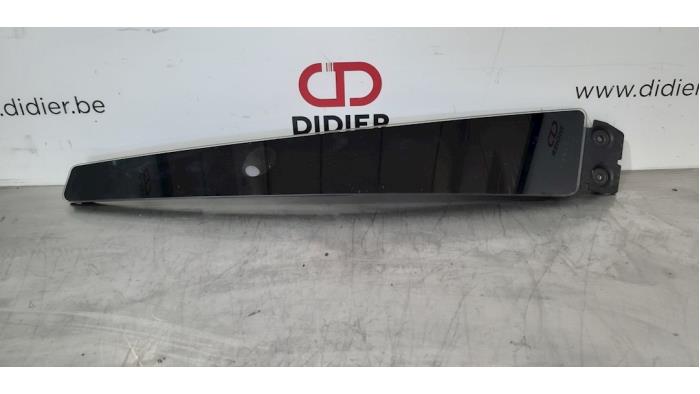 Używane Listwa ozdobna Tesla Model X P100D Cena € 42,35 Z VAT oferowane przez Autohandel Didier