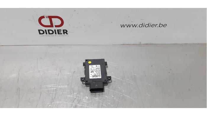 Capteur radar d'un Audi A6 Avant (C8) 2.0 40 TDI Mild Hybrid 2018