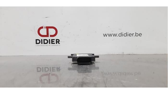 Capteur radar d'un Audi A6 Avant (C8) 2.0 40 TDI Mild Hybrid 2018