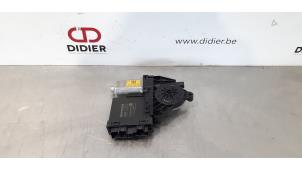 Używane Mechanizm szyby lewej przedniej wersja 4-drzwiowa Volvo S90 II 2.0 D5 16V AWD Cena € 66,55 Z VAT oferowane przez Autohandel Didier