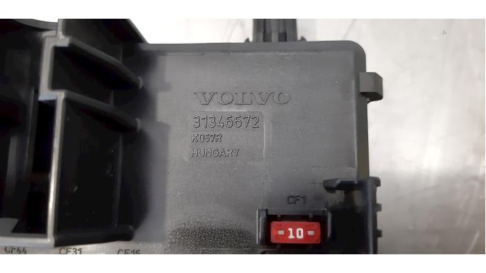 Fuse box Volvo S90 II 2.0 D5 16V AWD - 31346672