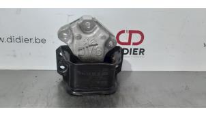 Engine mount from a Peugeot Partner Tepee (7A/B/C/D/E/F/G/J/P/S) 1.6 Blue HDi 75 2018