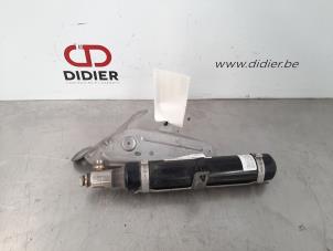 Used Air compressor for Turbo Mercedes C Estate (S205) C-63 AMG S,Edition 1 4.0 V8 Biturbo Price € 163,35 Inclusive VAT offered by Autohandel Didier