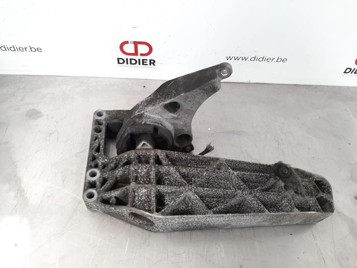 Gearbox mount from a BMW X3 (F25) sDrive18d 16V 2014