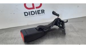 Used Rear seatbelt buckle, right BMW 2 serie (F22) 220i 2.0 Turbo 16V Price € 30,25 Inclusive VAT offered by Autohandel Didier