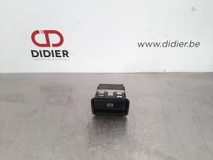 Used Parking brake switch Mercedes A (W176) 1.6 A-180 16V Price € 18,15 Inclusive VAT offered by Autohandel Didier