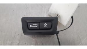 Used Central locking switch BMW X5 (F15) xDrive 30d 3.0 24V Price € 30,25 Inclusive VAT offered by Autohandel Didier