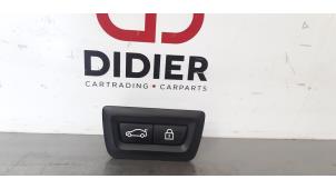 Używane Przelacznik pokrywy bagaznika BMW X5 (F15) xDrive 30d 3.0 24V Cena € 18,15 Z VAT oferowane przez Autohandel Didier