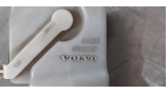 Master cylinder from a Volvo V40 (MV) 2.0 D2 16V 2016