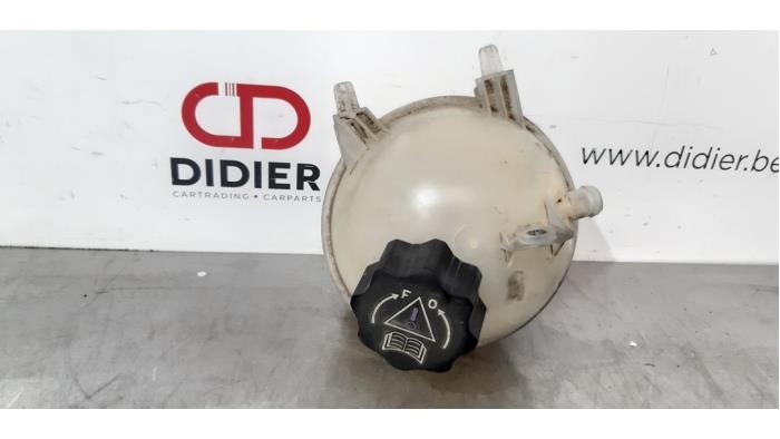 Expansion vessel from a Fiat Scudo (270) 2.0 D Multijet 2010