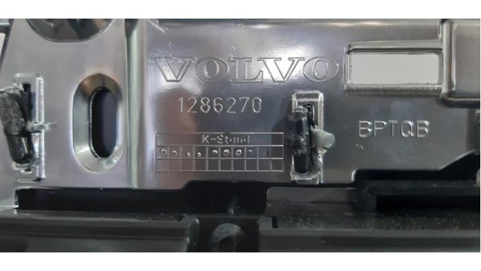 Console centrale d'un Volvo S80 (AR/AS) 2.0 D4 16V 2016
