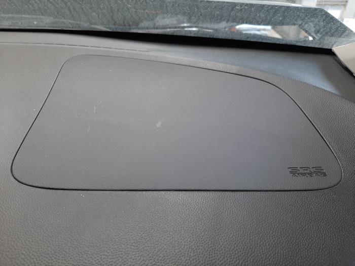 Right airbag (dashboard) from a Mitsubishi Space Star (A0) 1.0 12V 2018
